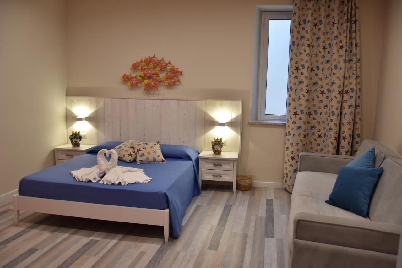 B&B Marina Blu Giardini-Naxos Exterior foto